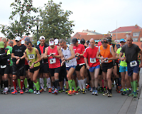 Müritz-Lauf 2014 - Ultraläufer beim Start – Müritzstraße in Waren (Müritz)