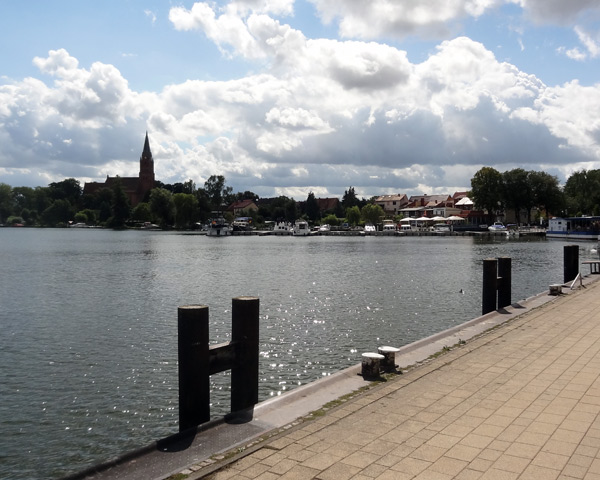 Müritz-Lauf 2014 - Panoramablick am Röbeler Stadthafen